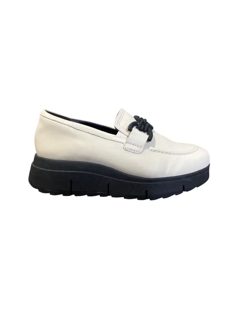 Clarks Womens Size 7 Wide Loriini Izzy Loafers Cream Leather With Black Chain